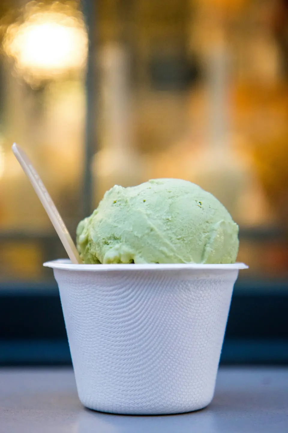 Kâğıt kapta Antep fıstıklı gelato